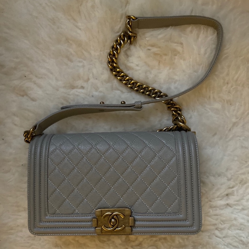 Chanel boy medium